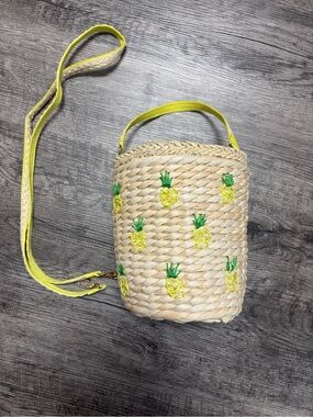 Rachel Ashwell Straw Bucket Bag with Cream Lining and Yellow Pineapples